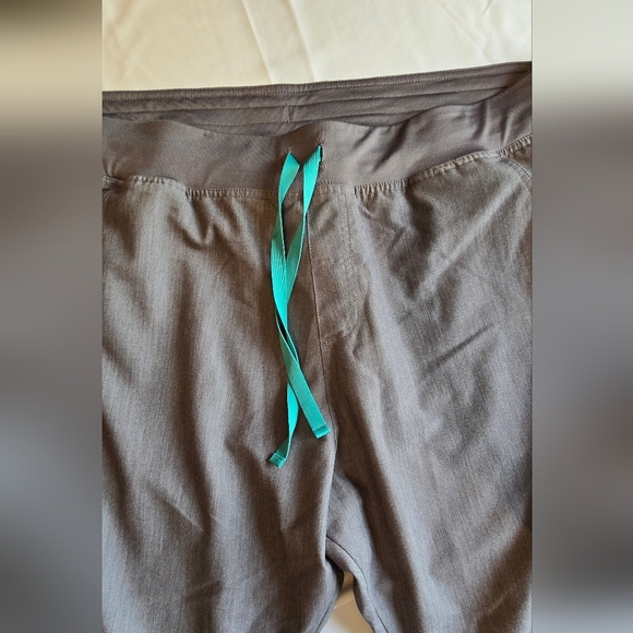 Figs Kade Cargo Scrub Pants size XXL - Picture 6 of 10